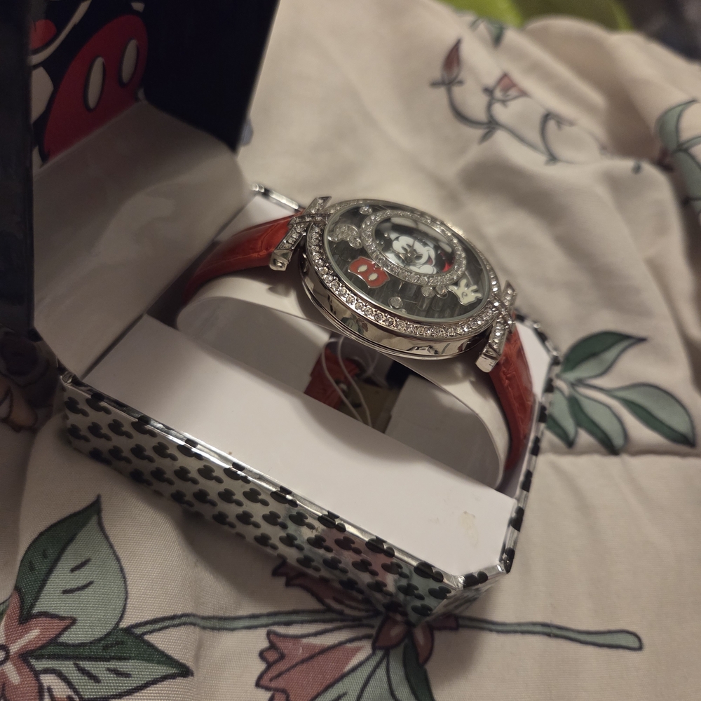 Mickey Mouse Watch - Picture 5 of 6